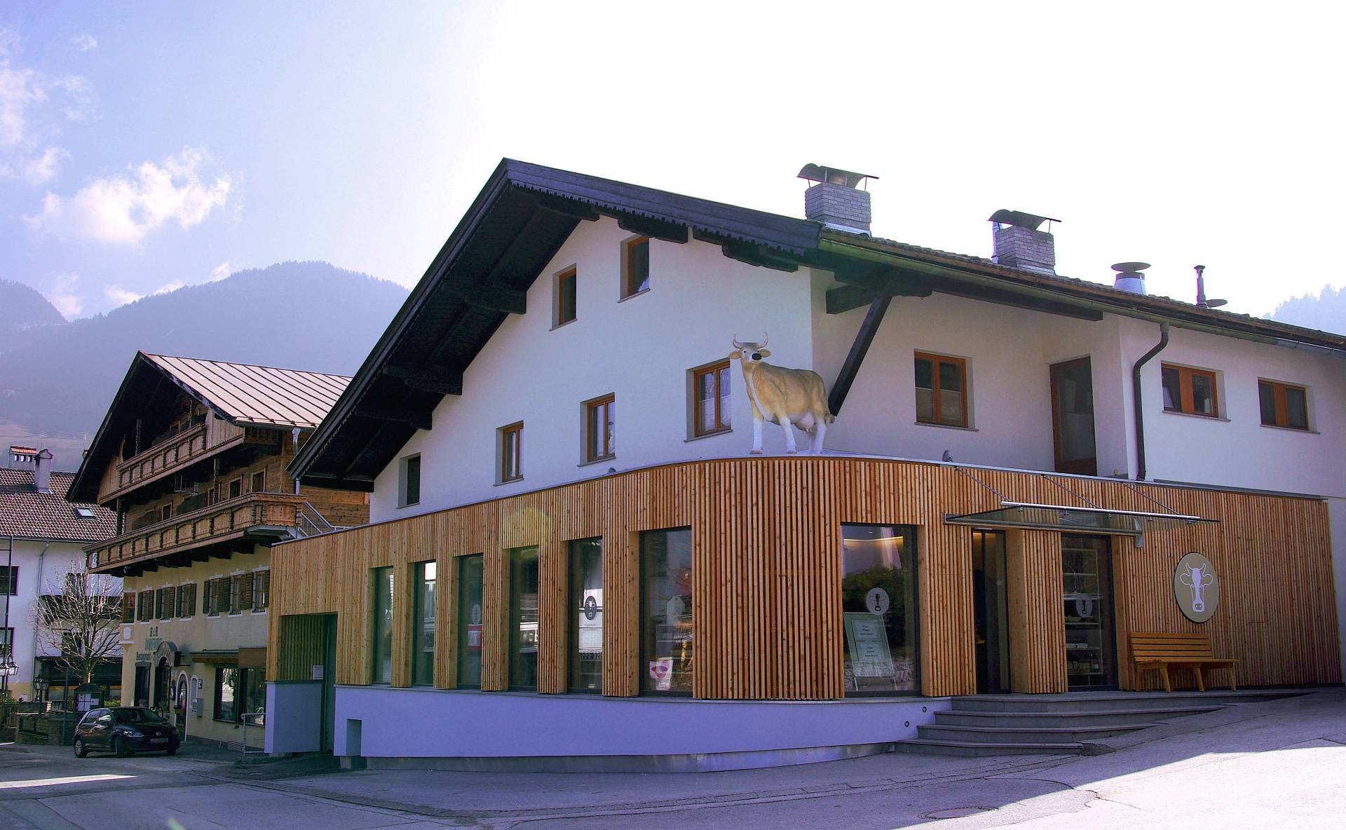 Die Außenfassade der Alpbachtaler Heumilchkäserei